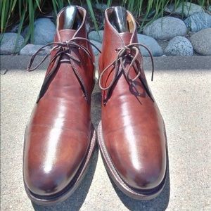 Magnanni chukka boots.